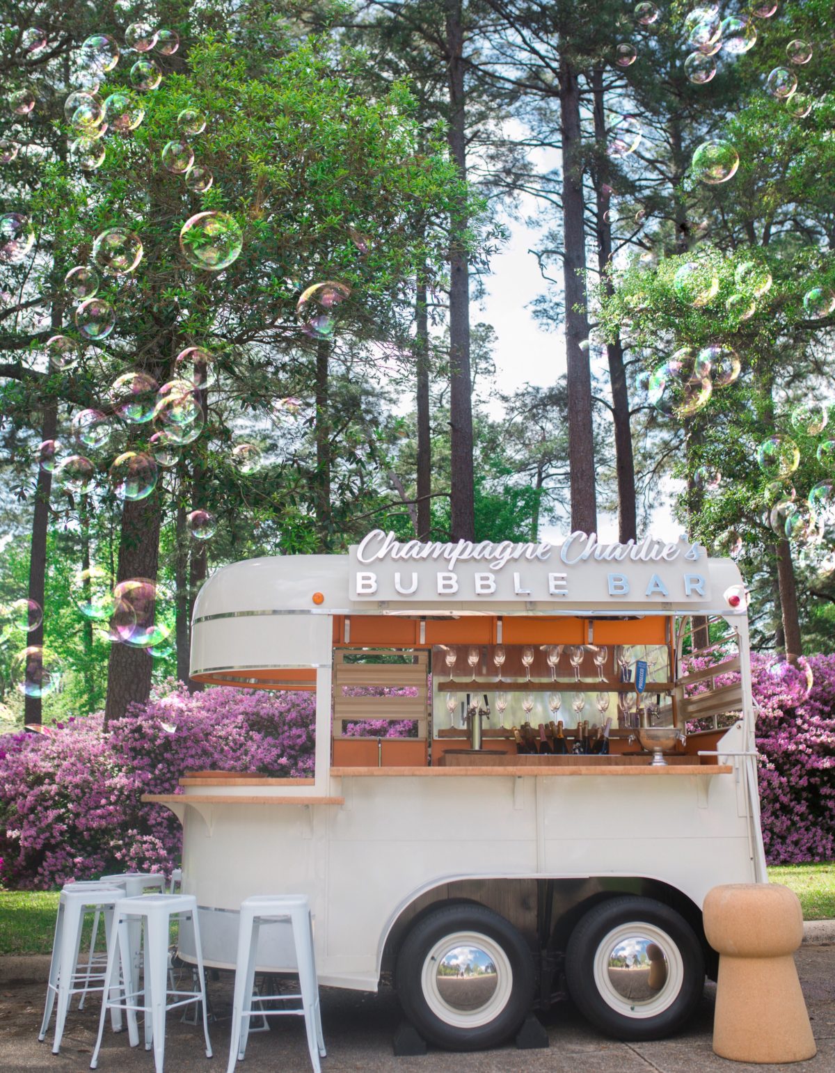 Champagne Charlie’s Bubble Bar Lola Magazine